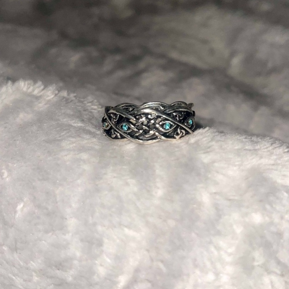 925 Sterling Silver Blue Topaz Celtic Wolf Ring - Picture 11 of 14